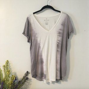 AEO tie dye v-neck tee